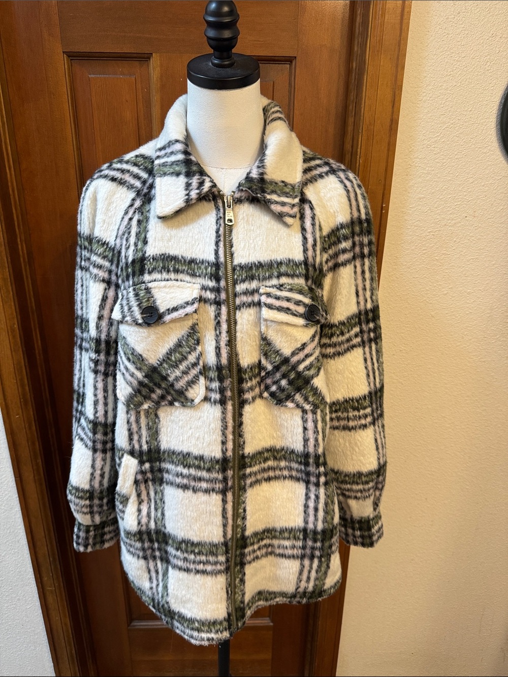 Avec Les Filles White and Green Plaid Zip-Front Utility Jacket Size M